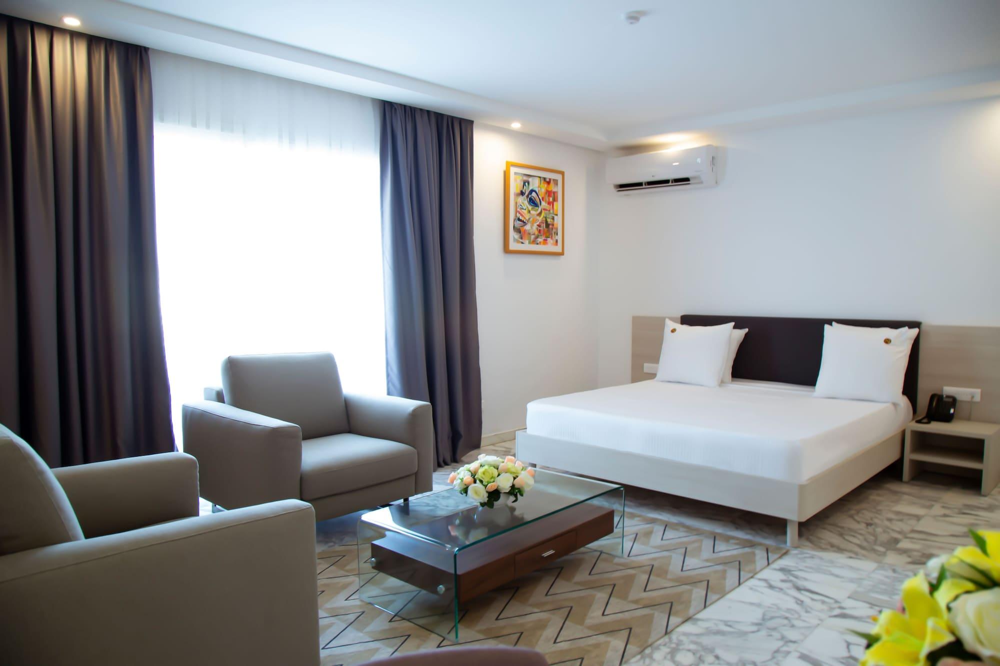 Le Ndiambour Et Résidence Hotel