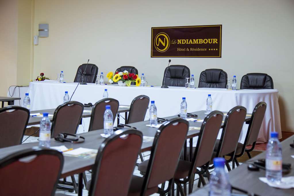 Hotel Le Ndiambour Et Résidence